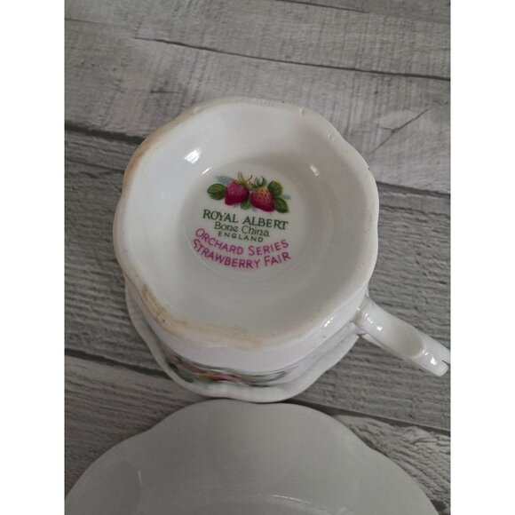 Royal Albert Strawberry Fair Tea Cup & Saucer Set - Picture 10 of 10